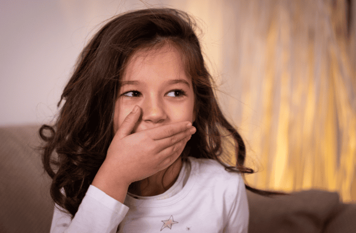 image de l'article Mon enfant dit des gros mots : comment réagir ?